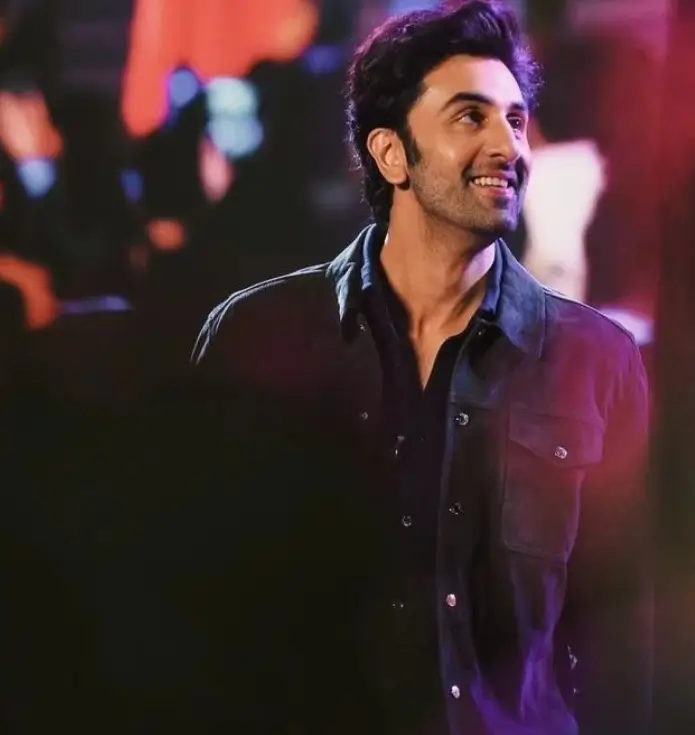 रणवीर कपूर और वरुण धवन की जोड़ी दिखेगी इस साऊथ के डायरेक्टर की फिल्म में 2 Ranbir Kapoor and Varun Dhawan are going to work together in director Shiva film