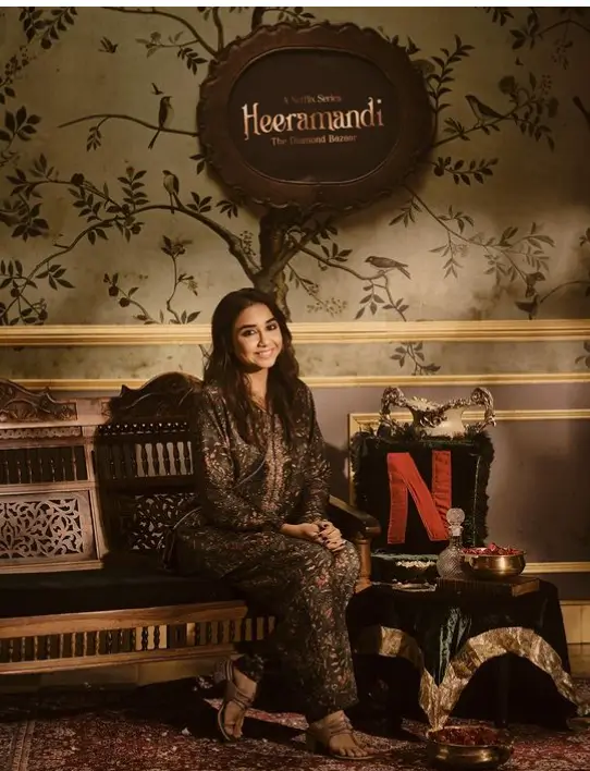 Alia attends Hiramandi Premier
