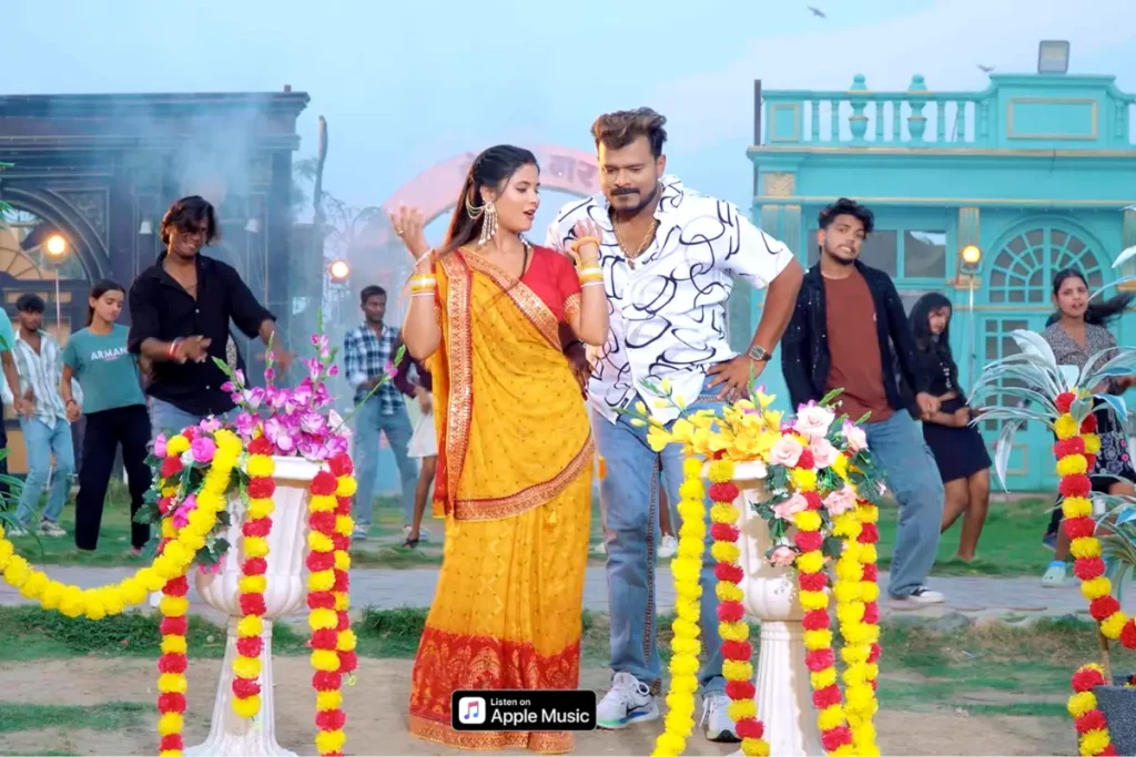 Bhojpuri Song Cream Color Saree