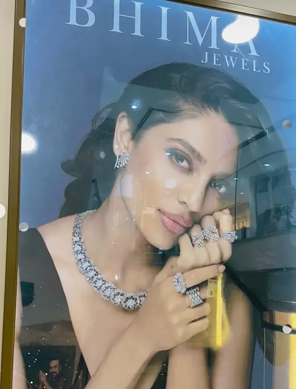 Shobhita dhulipala birthday 2025: इस अभिनेत्री ने फेमिना मिस इंडिया से लेकर फिल्मों में कम समय में छोड़ी छाप 1 Shobhita dhulipala birthday movies and love life