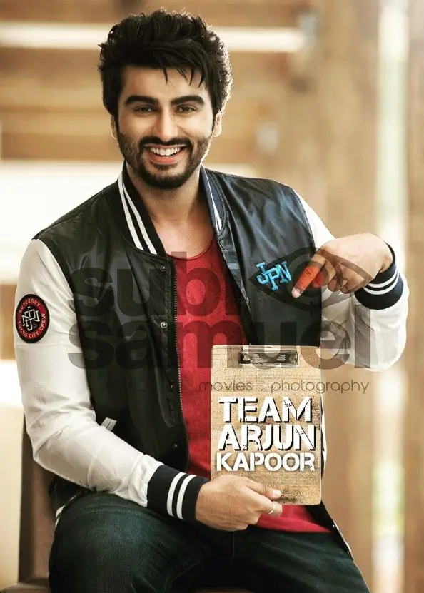 अर्जुन कपूर का दिल जीतने वाला अंदाज: पपराज़ी की मदद से बने सोशल मीडिया के हीरो" 1 Arjun Kapoor