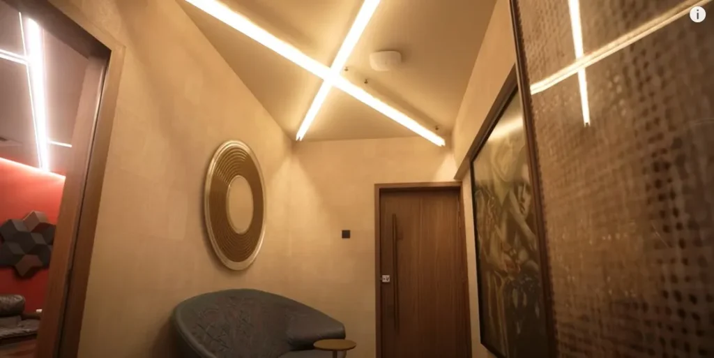 Entrance of Ram Kapoor’s house. (Photo Farah KhanYouTube)