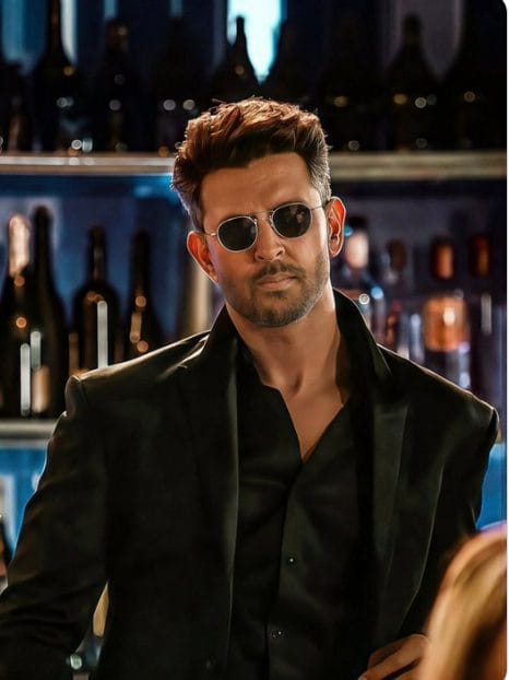 वार 2 की शूटिंग को मेकर्स ने किया 149 दिनों में पूरा ऋतिक रोशन ने दिया जूनियर एनटीआर और अयान को दावत का बुलावा 1 Hrithik Roshan WAR 2