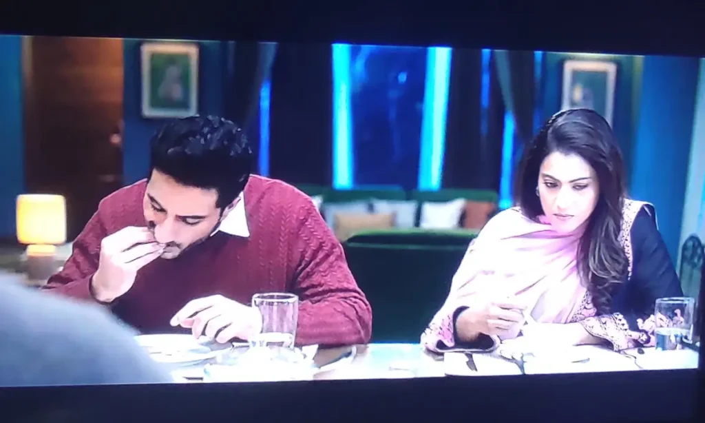 Sarzameen 2025: कश्मीर की सरजमीन पर बाप-बेटे की इमोशनल जंग, इब्राहिम अली खान ने किया कमाल? 4 SARZAMEEN MOVIE 2025 KAJOL AND IMRAHIM ALI KHAN