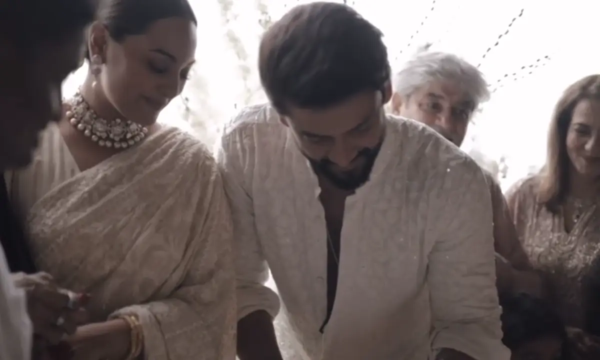 Sonakshi replied to the troller prediction of divorce